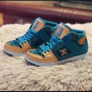 DC Manteca 2 Mid Women’s Skate Shoes/Sneakers